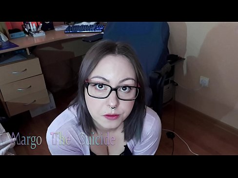 ❤️ Kynþokkafull stelpa með gleraugu sýgur dildó djúpt á myndavélinni ❌ Rússneskt klám á klám is.kassa-standupbar.ru ❤